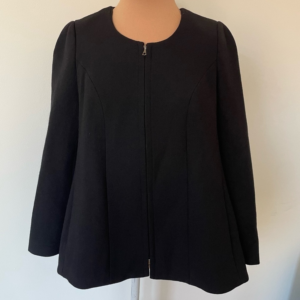 L’Autre Chose Black Virgin Wool Zipper Front Short Trapeze Jacket EUC Size 42/L